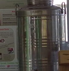 Huile d'olive vierge au détail de Bonne Terre